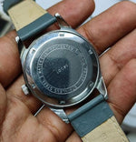 Load image into Gallery viewer, Vintage HMT Sainik Para Shock 17 Jewels Watch Code 0.U7 Grey White
