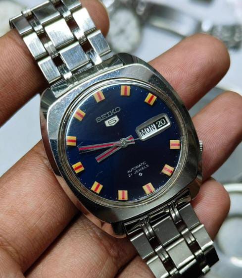 Vintage Seiko 5 Automatic 21 Jewels Watch 977451