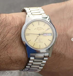 Load image into Gallery viewer, Vintage West End Watch Co. Prima Watch Code 13.M9
