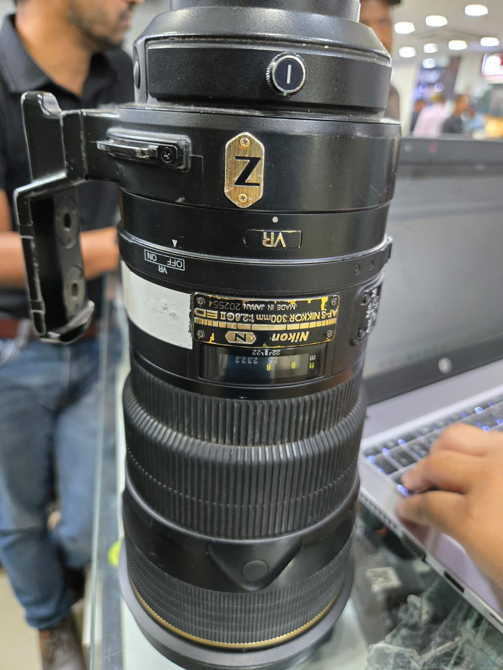 Used Nikon AF-S FX Nikkor 300mm f/2.8G ED Vibration Reduction II Fixed Zoom Lens