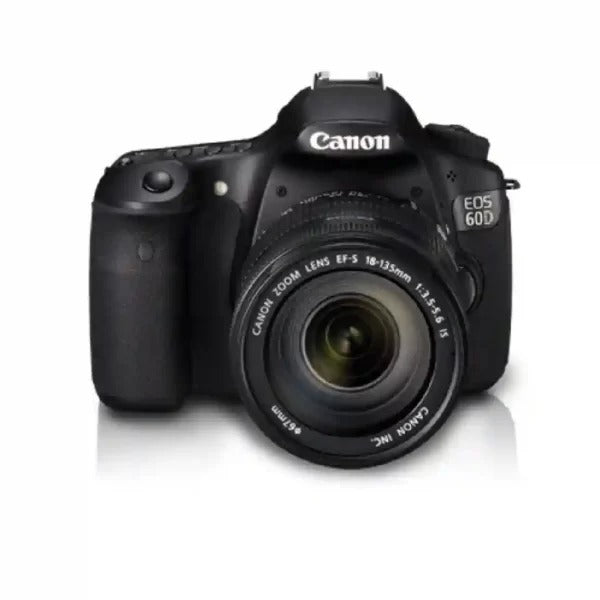EF-S 18-135 IS लेंस के साथ प्रयुक्त Canon EOS 60D कैमरा