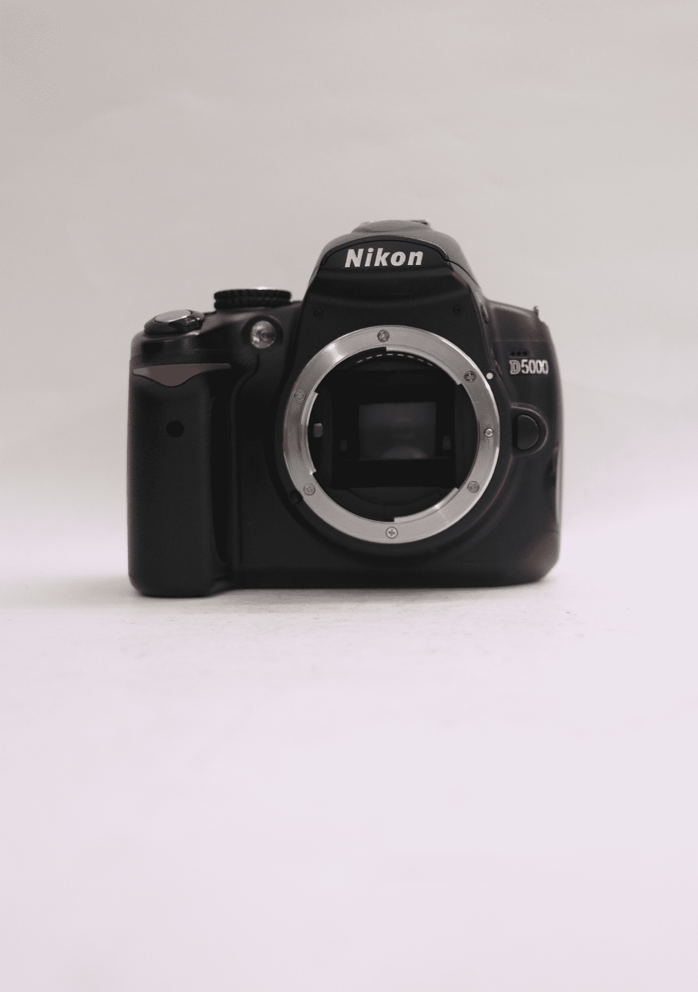 Used Nikon D5000 with 18-55mm Lens