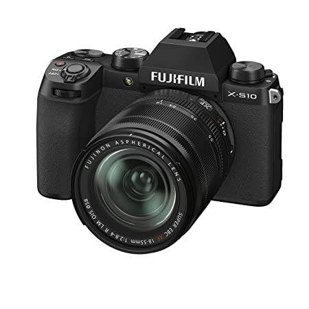 18-55mm लेंस के साथ Fujifilm X-S10 मिररलेस कैमरा का इस्तेमाल किया गया है