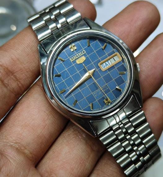 Vintage Seiko 5 Automatic 21 Jewels Watch 7019-6081