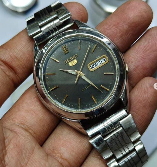Vintage Seiko 5 Automatic Jewels Watch 7S26A