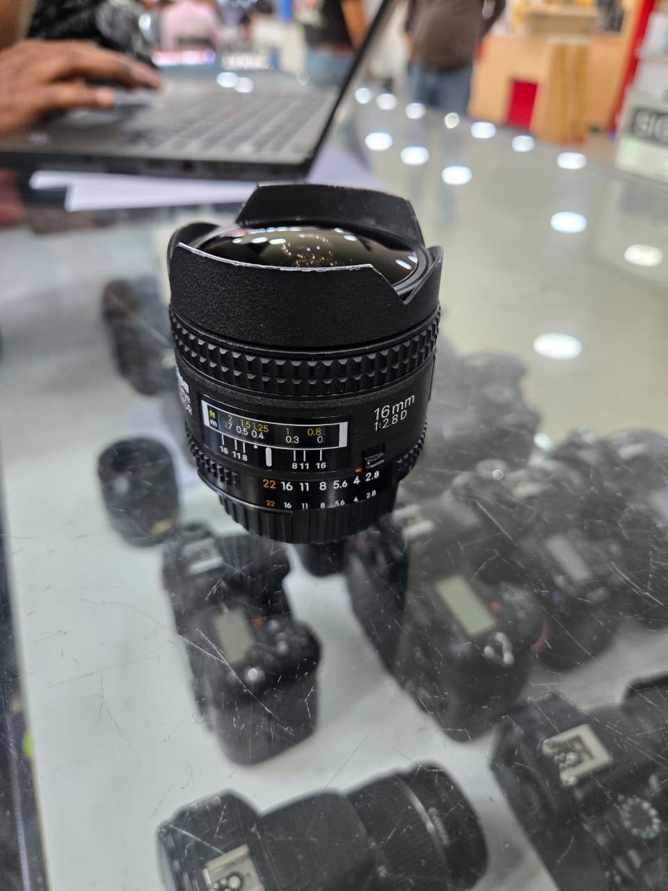 Used Nikon AF Nikkor 16mm F/2.8 D Fisheye Lens for Nikon DSLR Camera