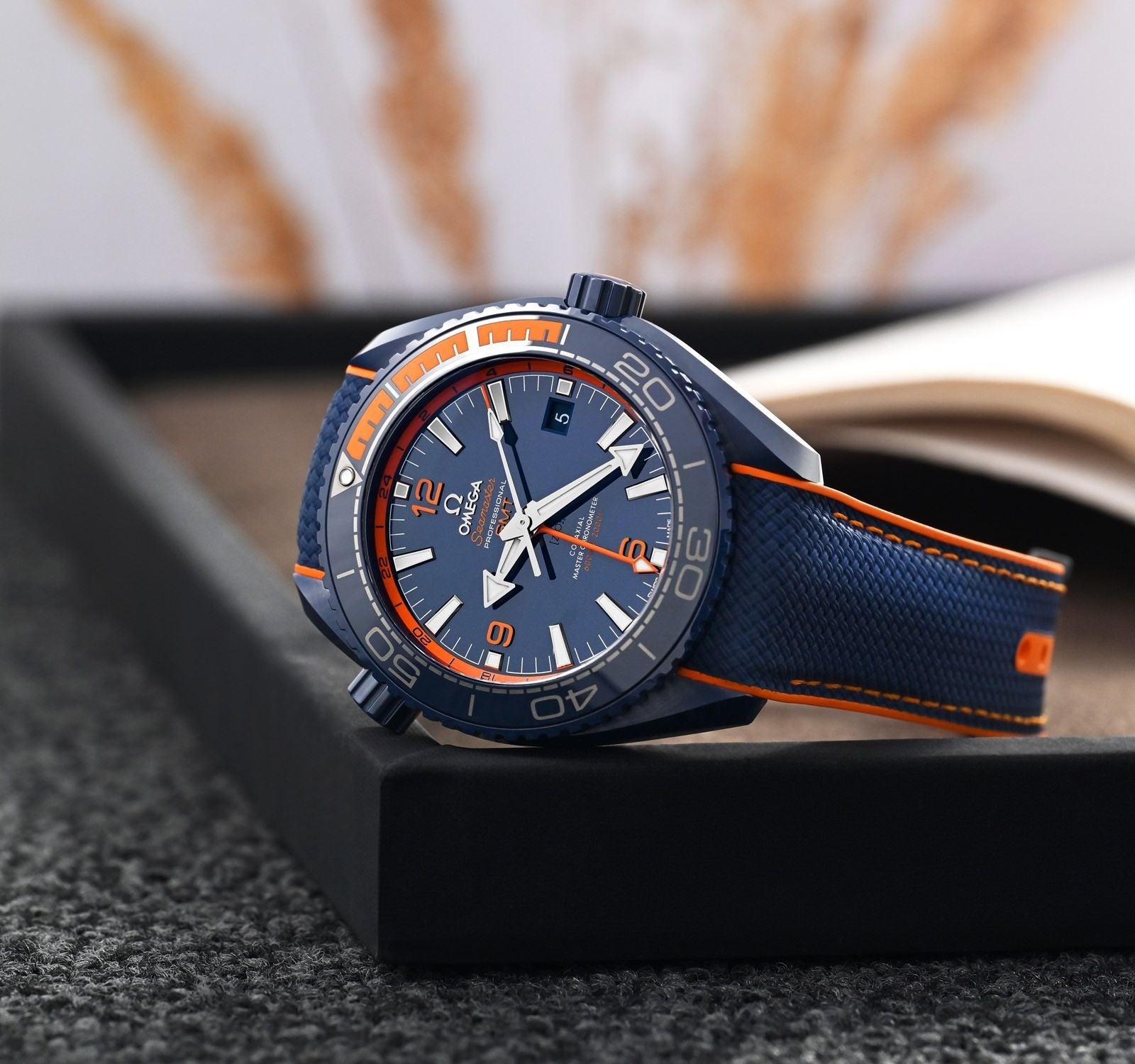 Omega male watch hot sale