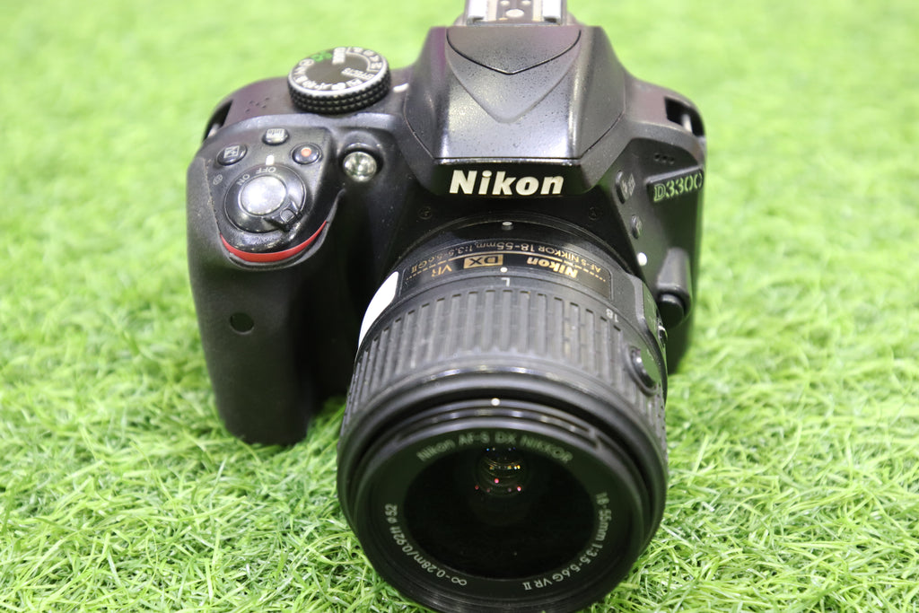 Used Nikon D3300 with 18-55 VR lens