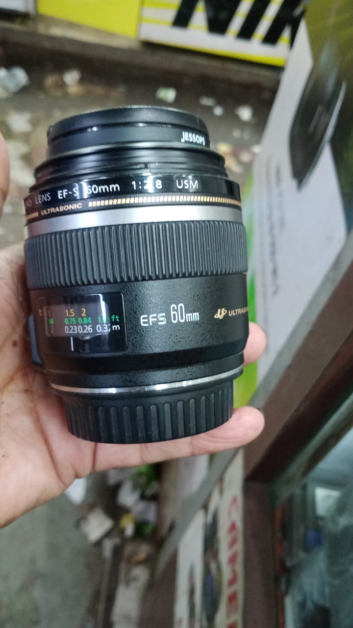 Used Canon EF-S 60mm f/2.8 Macro USM Fixed Lens