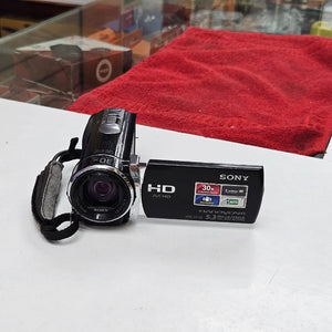 Used Sony Handycam Hdr-cx190 Camcorder 30x Zoom 5.3 Mega Pixels W/extras