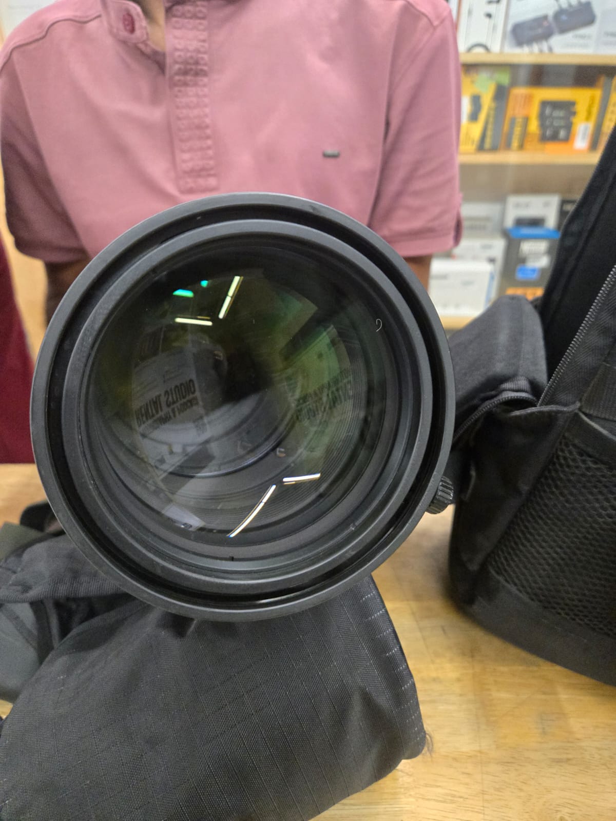 Nikon AF-S FX NIKKOR 300mm f/2.8G ED वाइब्रेशन रिडक्शन II Nikon DSLR कैमरों के लिए ऑटो फोकस के साथ फिक्स्ड ज़ूम लेंस