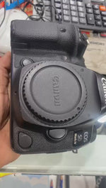 Load and play video in Gallery viewer, Used Canon Eos 5D IV Body
