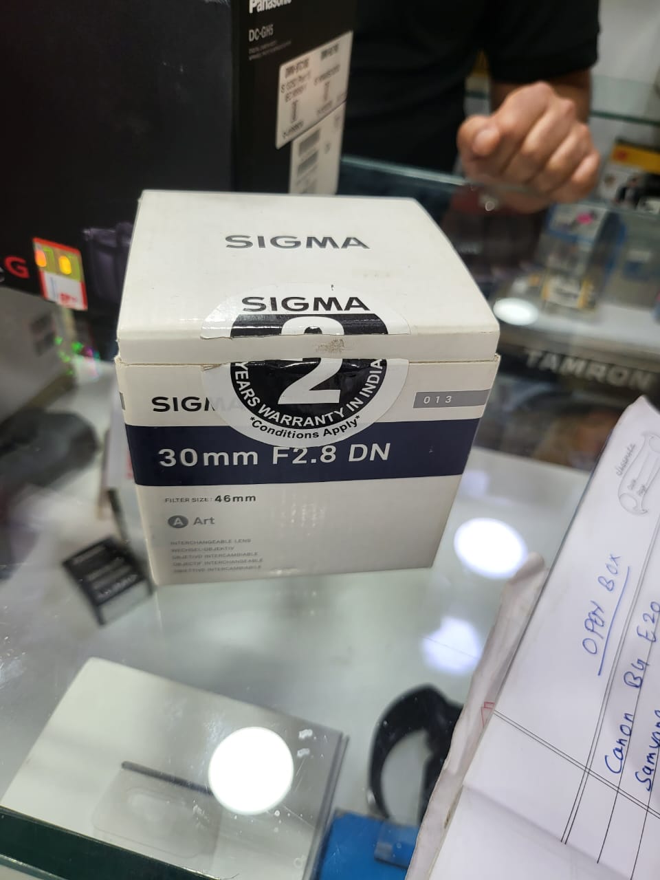 सोनी ई-माउंट कैमरा के लिए ओपन बॉक्स सिग्मा 30mm F2.8 DN लेंस (काला)