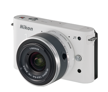 Nikon 1 J1 डिजिटल कैमरा सिस्टम 10-30mm लेंस के साथ (सफ़ेद)