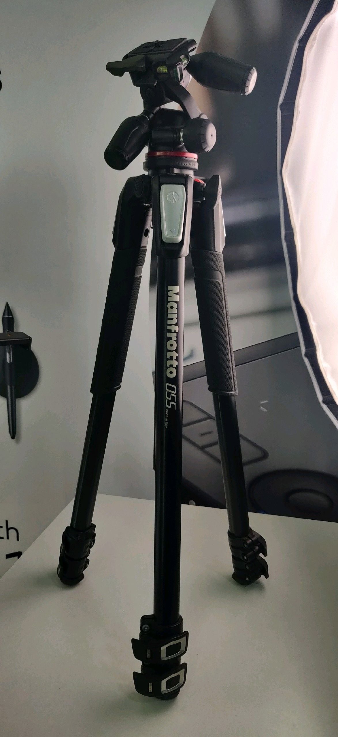 Used Manfrotto mk055 xprO3 3W Tripod