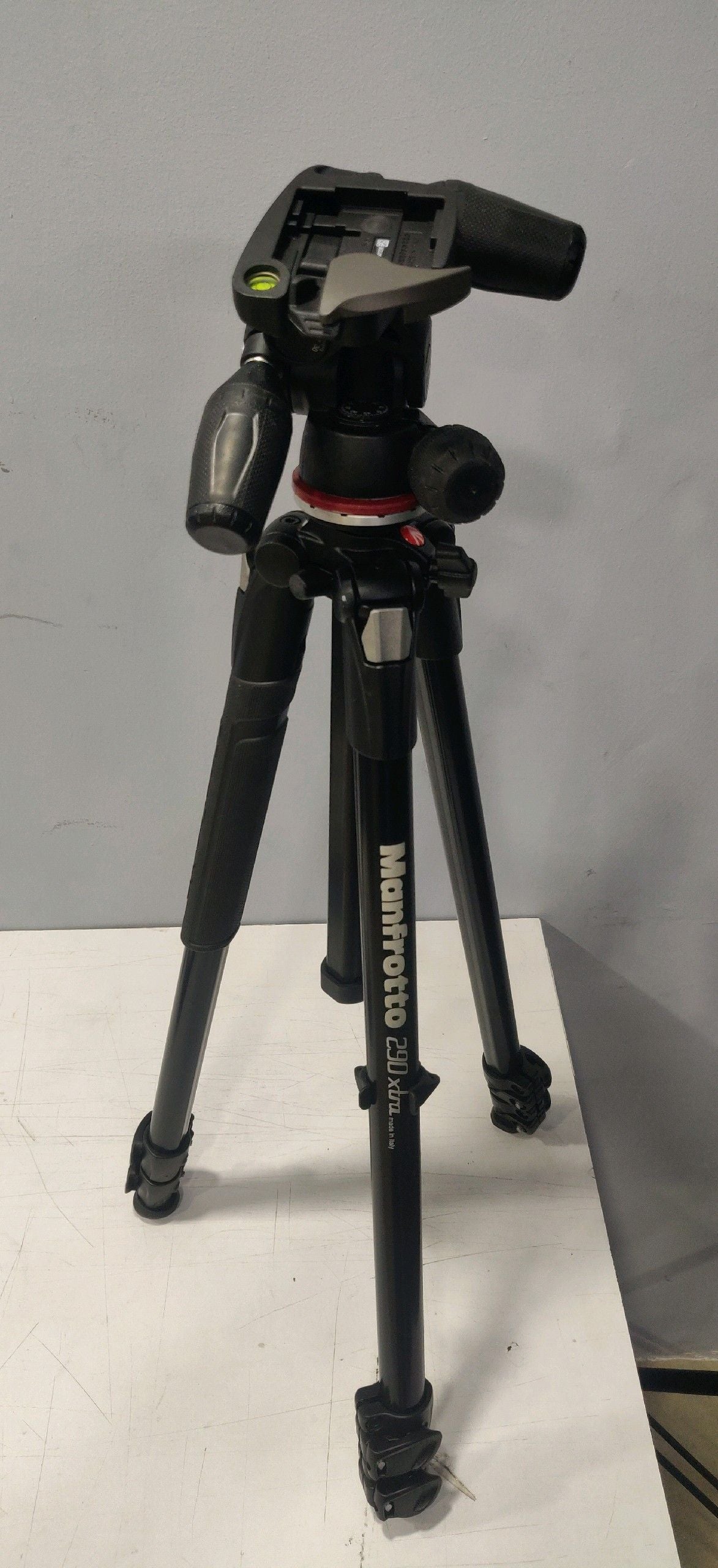 Used Manrfotto MK290 Tripod