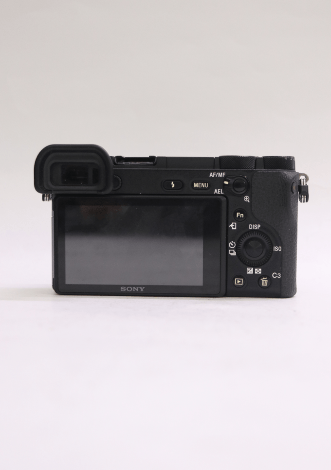 16-50mm के साथ प्रयुक्त Sony Dslr कैमरा A6500