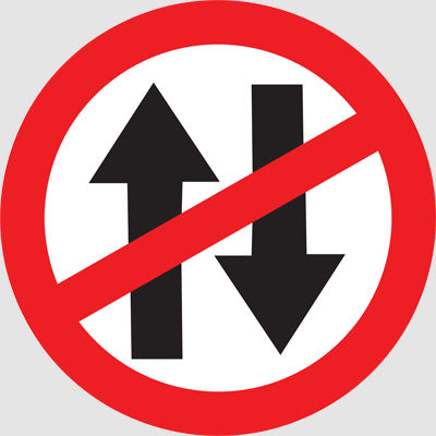 Detec™ वाहन दोनों दिशाओं में सड़क पर निषिद्ध हैं, अनिवार्य संकेत