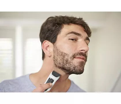 Philips Multigroom series 3000 7-in-1 Face Hair and Body MG3721/77