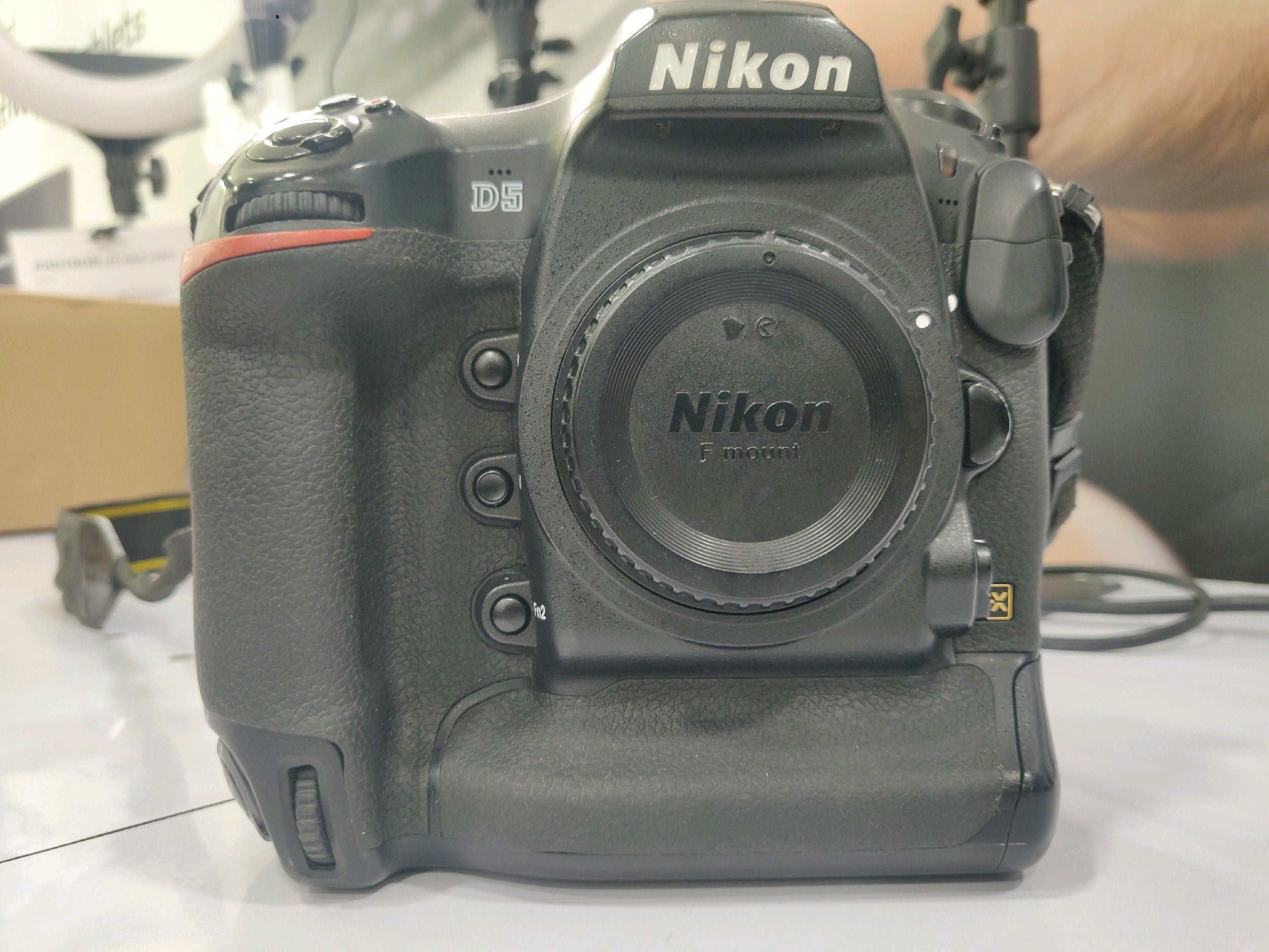 Used Nikon D5 Body Pre owned