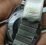 Load image into Gallery viewer, Vintage Seiko 5 Automatic 23 Jewels Code 2.U4 Watch
