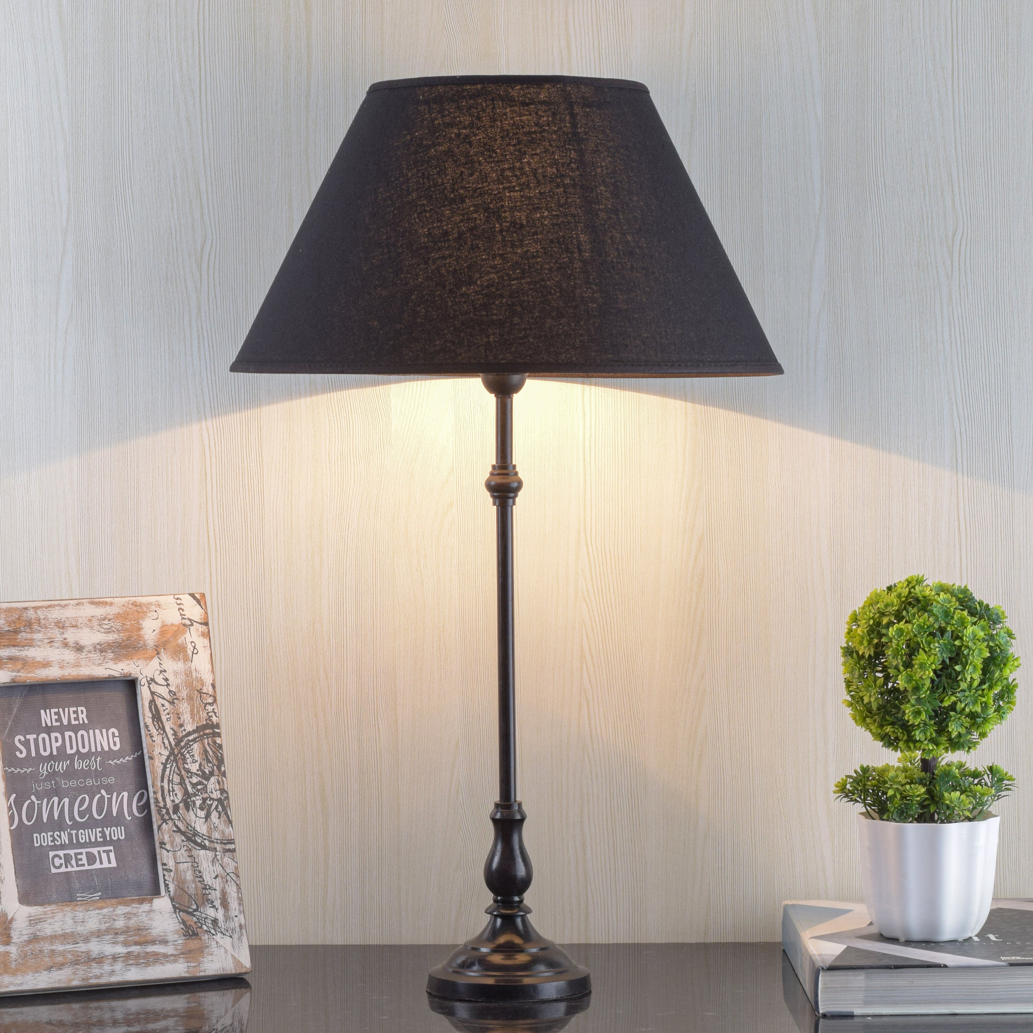 Detec  Black Metal Table Lamp