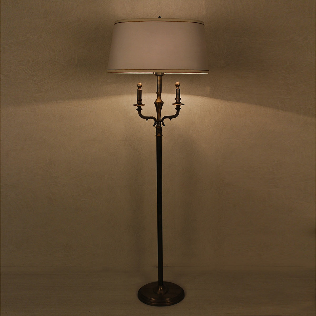 Detec Brass Floor Lamp