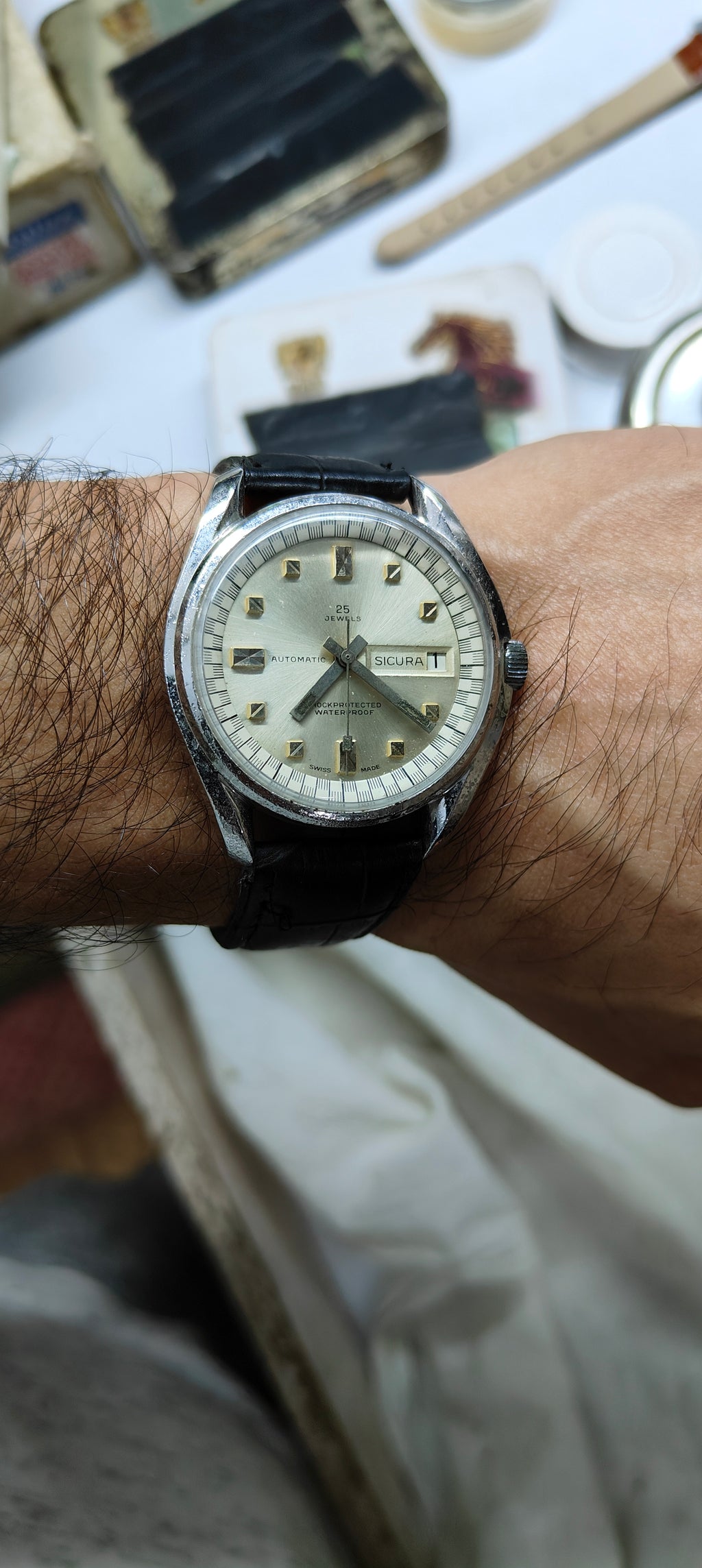 Vintage Sicura 25 Jewels Automatic Code 11.M1 Watch