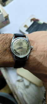 Load image into Gallery viewer, Vintage Titoni Airmaster 21 Jewels Titoflex Code 22.M2 Watch
