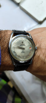 Load image into Gallery viewer, Vintage Titoni Airmaster 41 Jewels Rotomatic Code 22.M10 Watch
