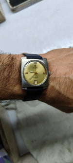 Load image into Gallery viewer, Vintage Cyma Automatic Navystar Code 23.U1 Watch
