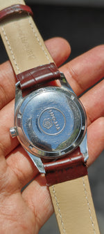 Load image into Gallery viewer, Vintage Titoni Airmaster Rotomatic 41 Jewels Day/Date Code 22.M17 Watch
