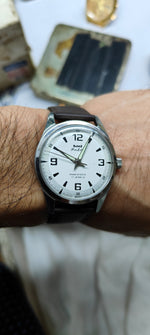 Load image into Gallery viewer, Vintage HMT Pilot Para Shock 17 Jewels Code 0.U44
