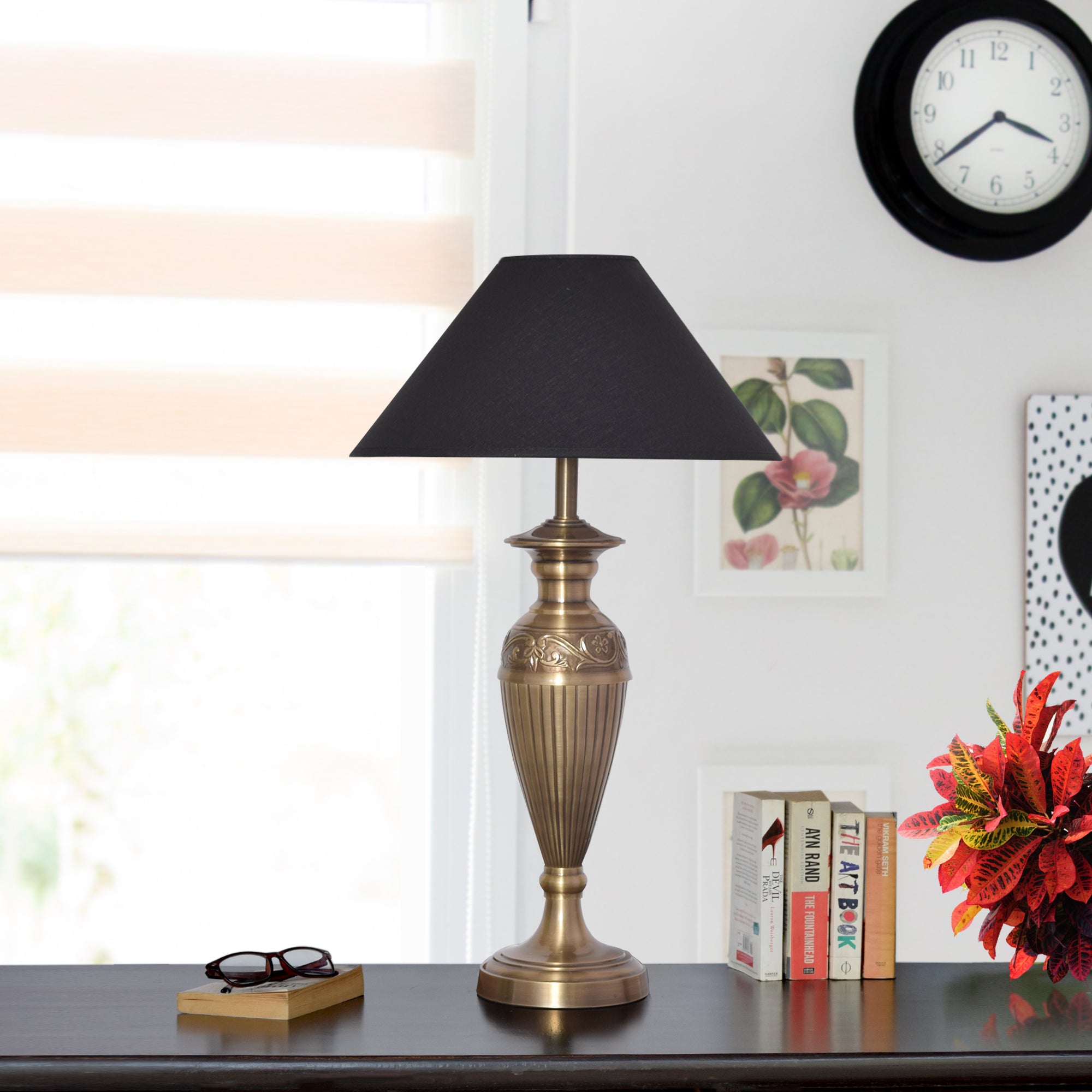 Detec Black Brass Table Lamp