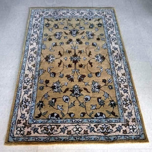 Detec™ Floral Pattern Wool Hand Tufted Rug