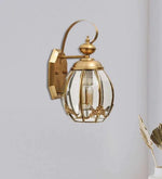 Load image into Gallery viewer, Detec Wycombe Classic Brass Wall Light
