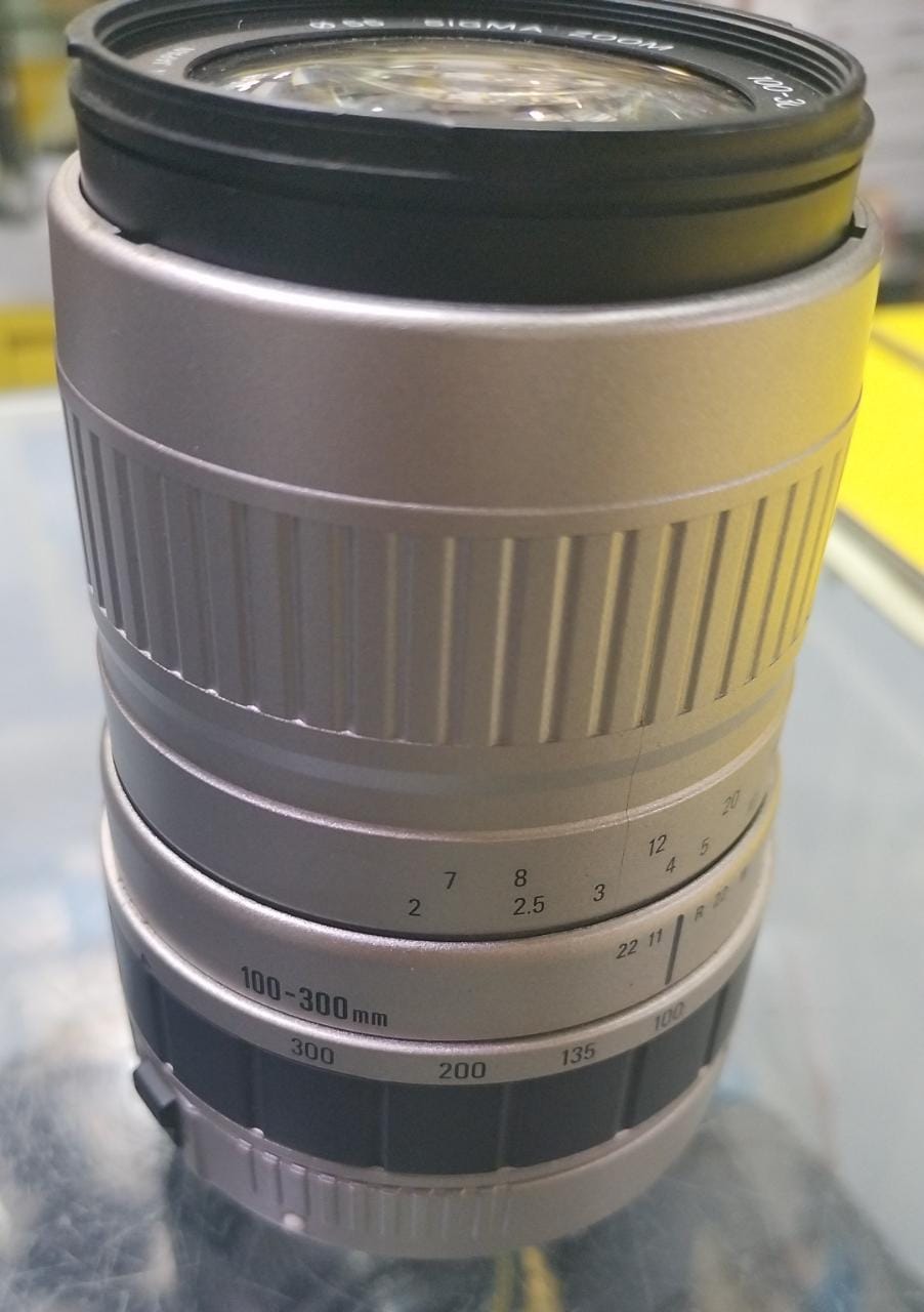 Used Sigma 100-300mm 1:4.5-6.7 UC Mount Lens