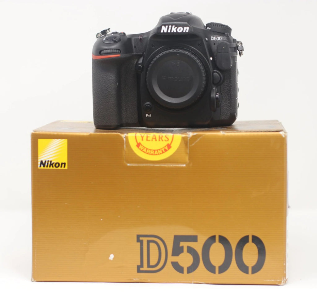 खुला बॉक्स, अप्रयुक्त Nikon D500 बॉडी