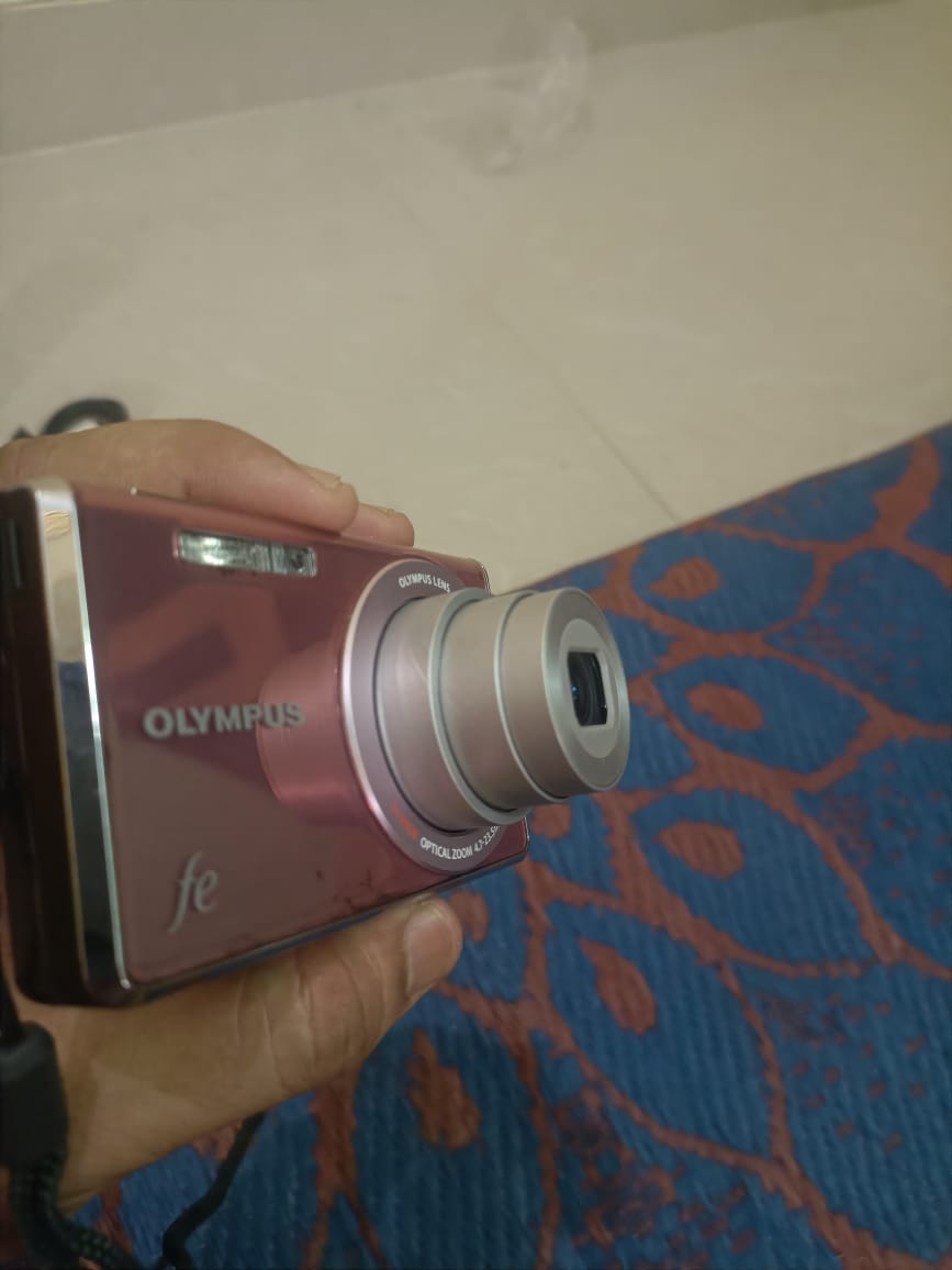 Open Box, Unused Olympus FE-5020 Super Wide Optical Zoom Digital Camera