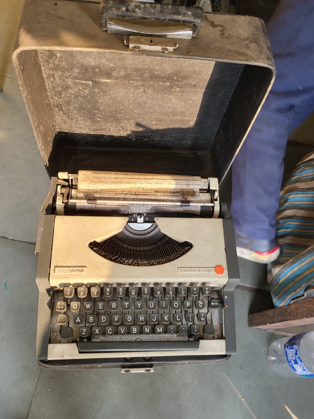 Vintage Typewriter Olympia Traveller De Luxe