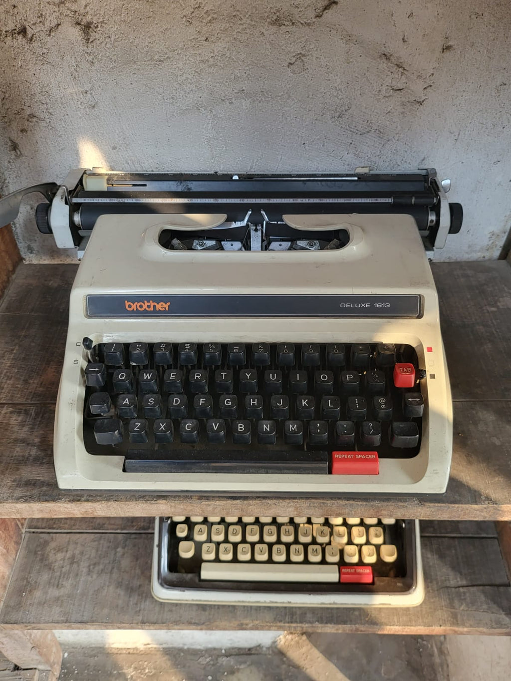 Vintage Typewriter Brother Deluxe 1613