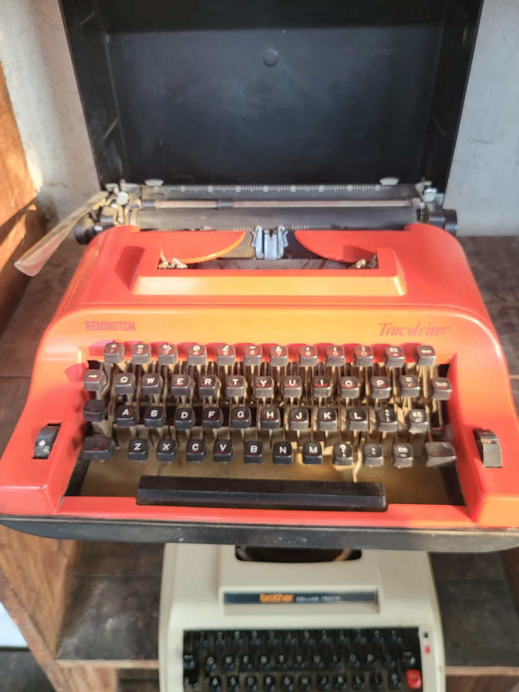 Vintage Typewriter Remington Travelriter
